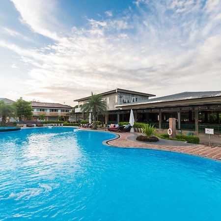 Varin Beach Resort Koh Lipe Exterior foto