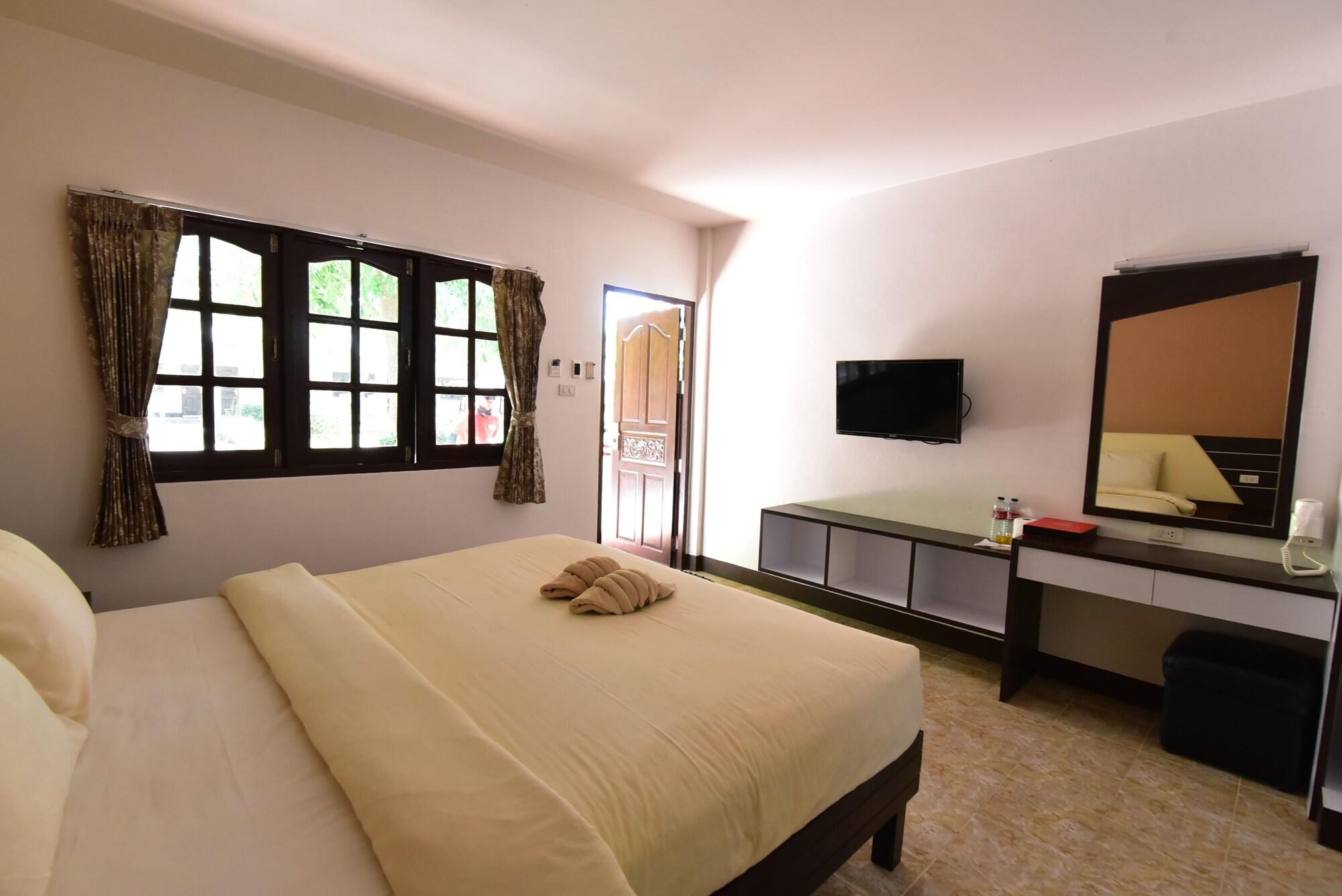 Varin Beach Resort Koh Lipe Exterior foto