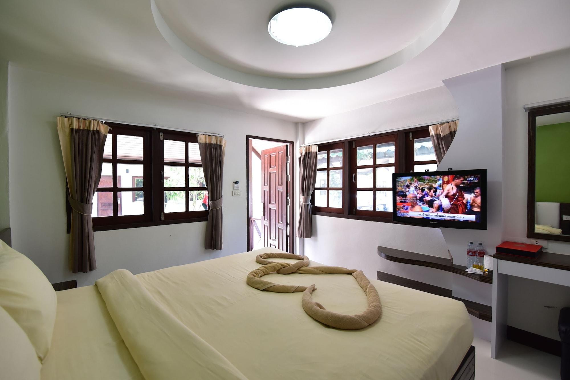 Varin Beach Resort Koh Lipe Exterior foto