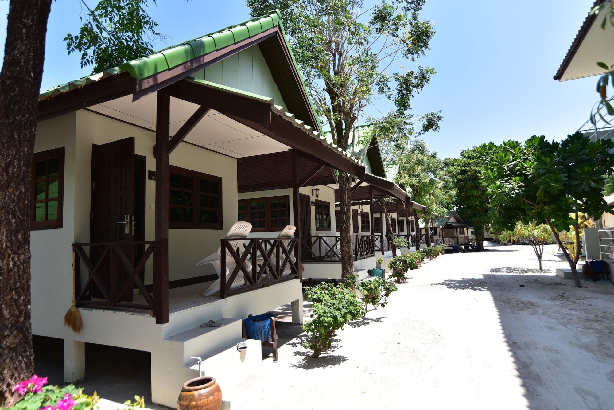 Varin Beach Resort Koh Lipe Exterior foto