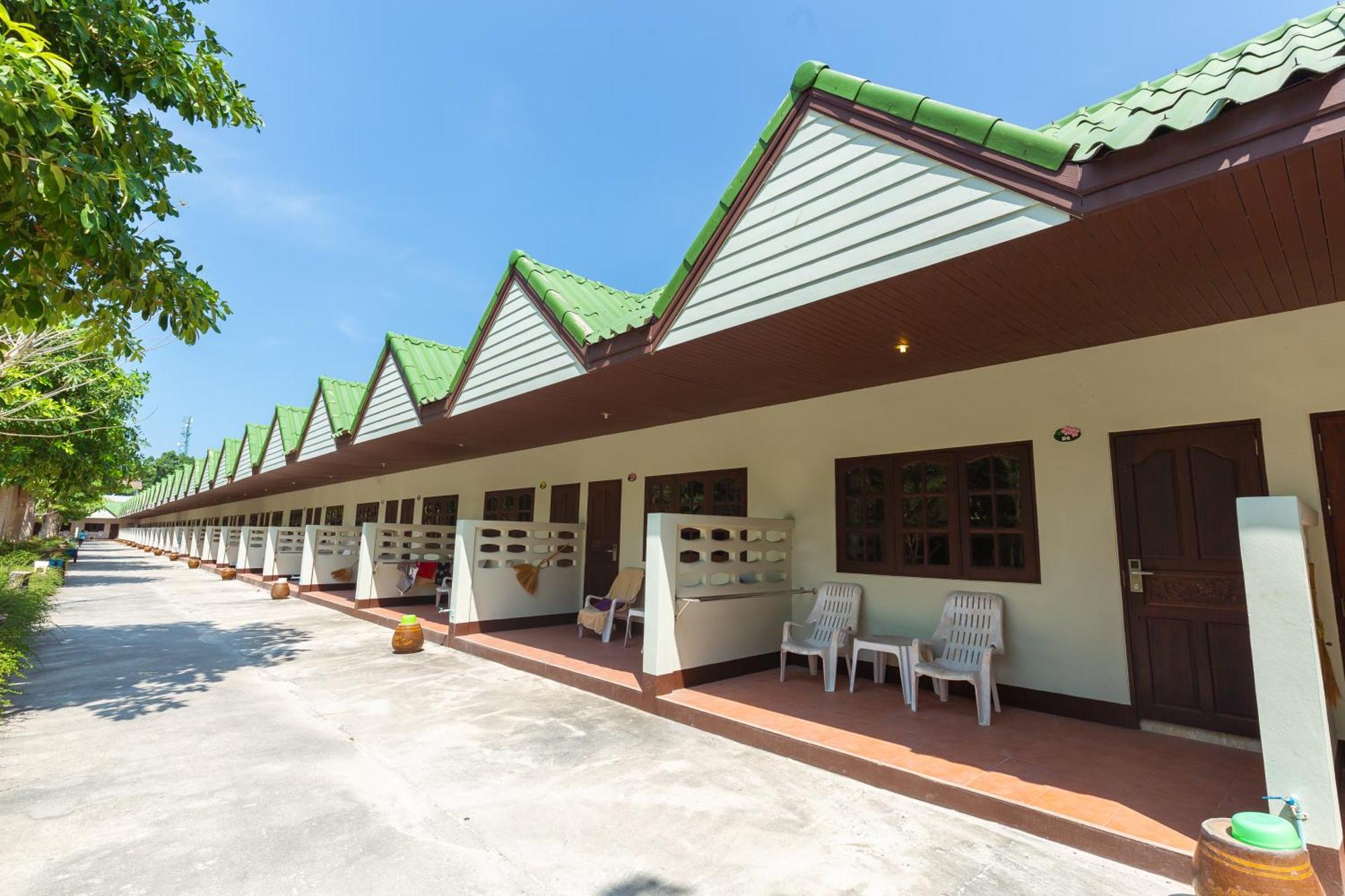 Varin Beach Resort Koh Lipe Exterior foto